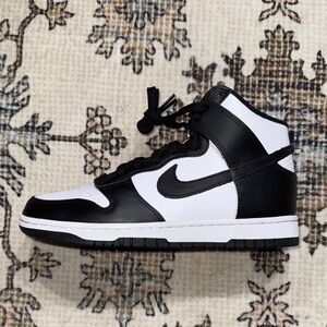 Nuke Dunk High Pandas